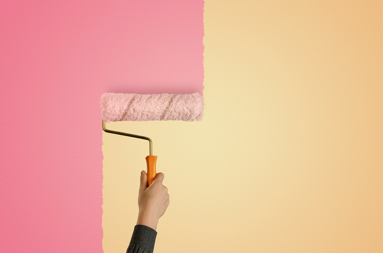 Comment repeindre un mur déjà peint?